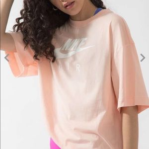 Nike Women’s Sportswear Air Tee